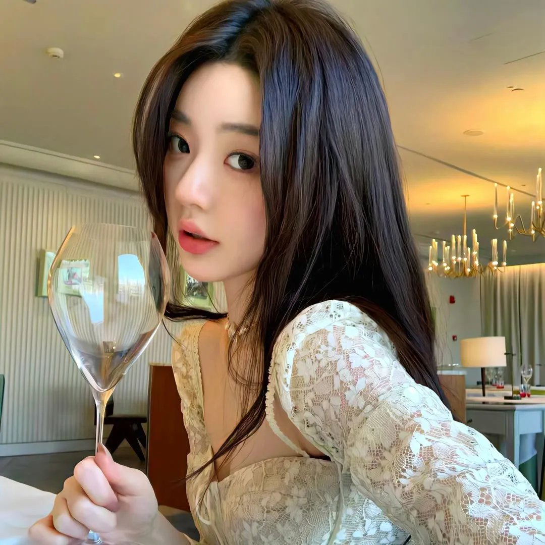帝国玫瑰海报
